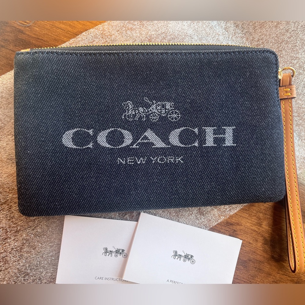 COACH Large Woven Denim COACH LOGO Leather Strap Corner Zip Wristlet NWOT $128